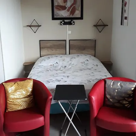 Coup De Coeur 3 Etoiles Terrasse Parking Wifi A 70 M Des Thermes דירה